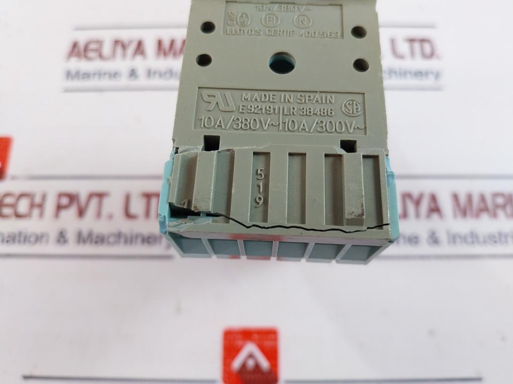 Releco Mr-c C3-a30 3 Poll Relay With Socket E92191 10A Ac230V~ 1,3W