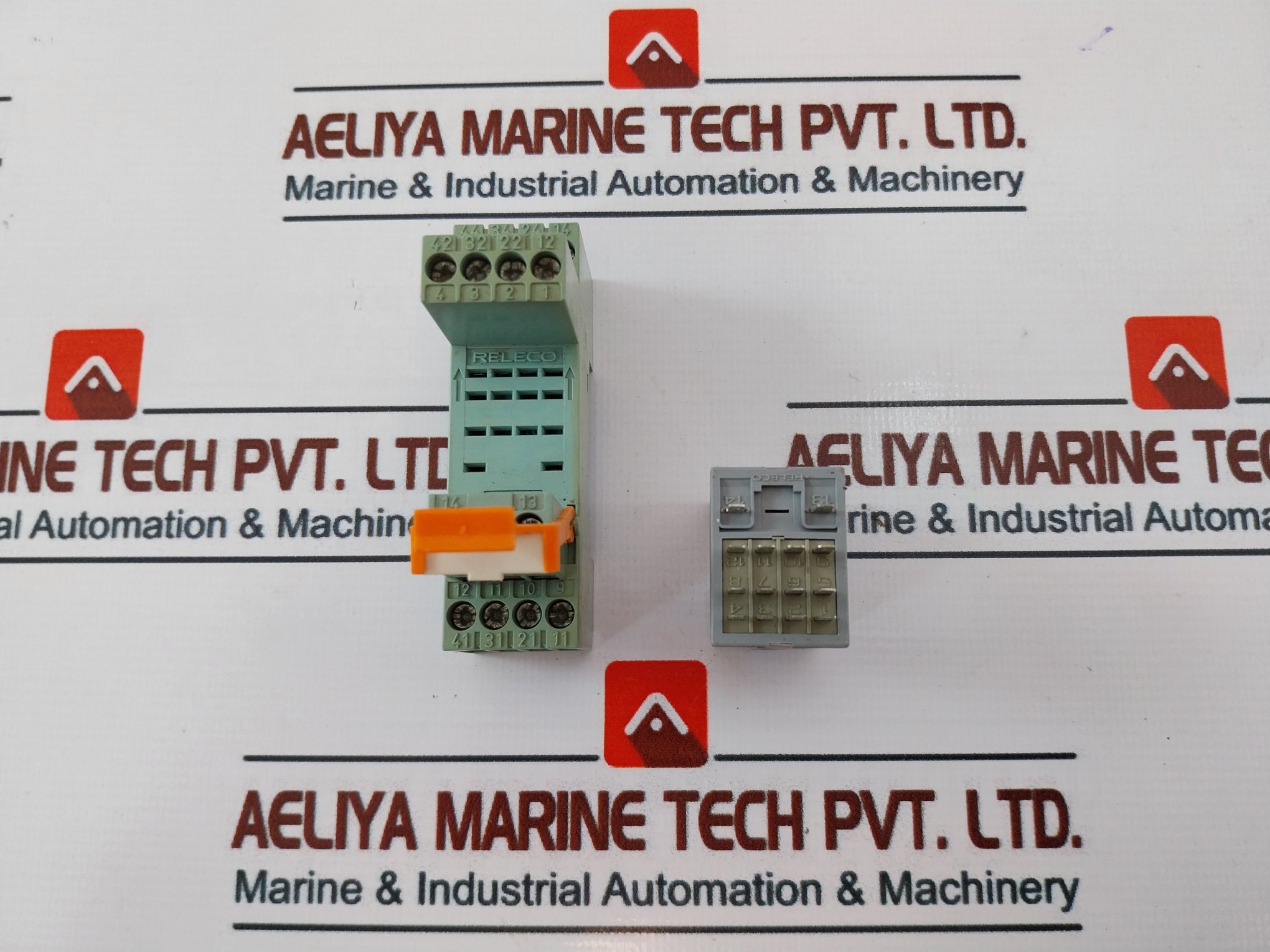 Releco Qr-c Relay With S9-m Base 5A