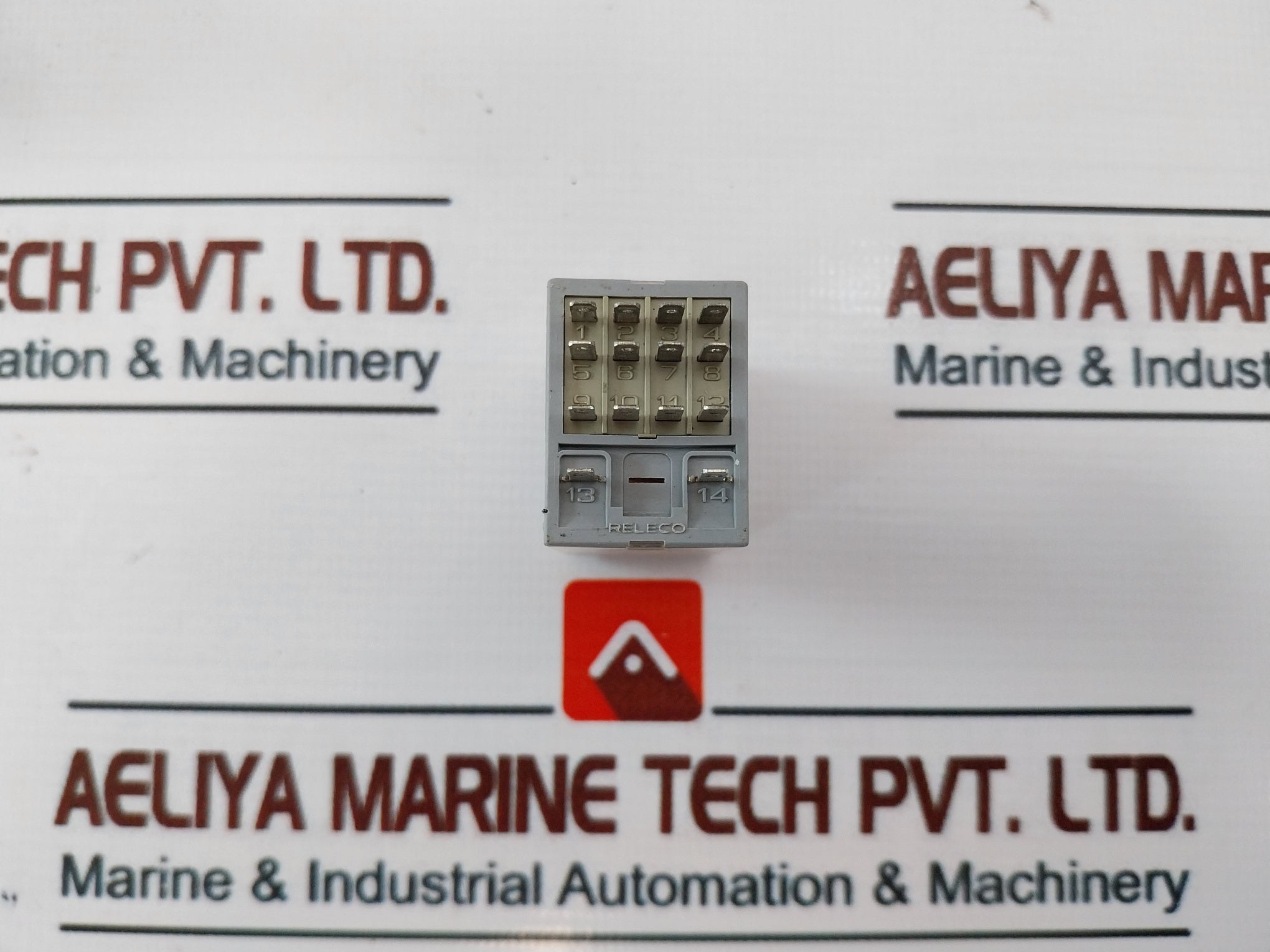 Releco Qr-c Relay With S9-m Base 5A