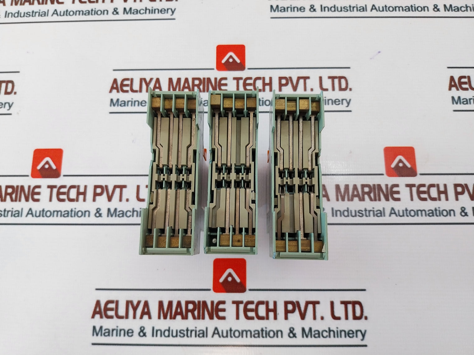 Releco Qr-c Relay With S9-m Base 5A