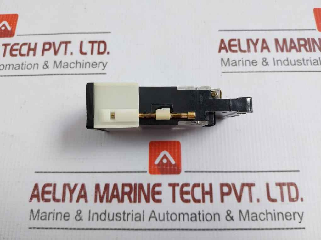 Reset Push Button Switch 03-121.011 Eao 250Vac 10A