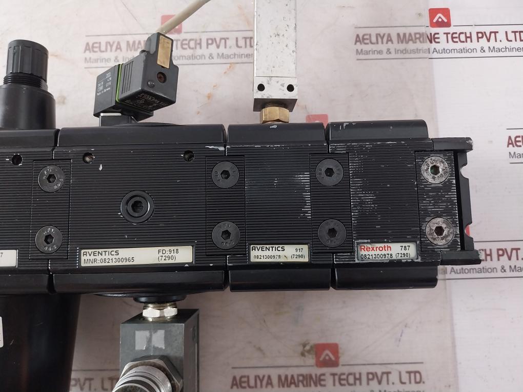 Rexroth 0821 100 103 Pneumatic Control Unit With Valve Regulator Switch 24Vdc