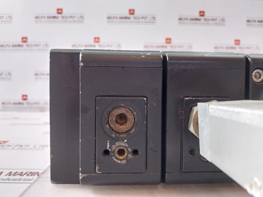 Rexroth 0821 100 103 Pneumatic Control Unit With Valve Regulator Switch 24Vdc