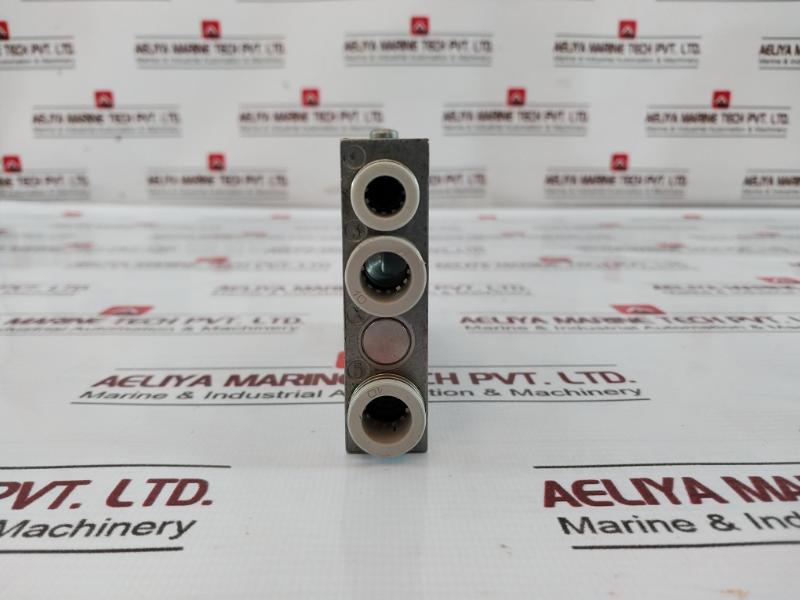 Rexroth 1 825 504 333 Valve Manifold 1 828 300 271