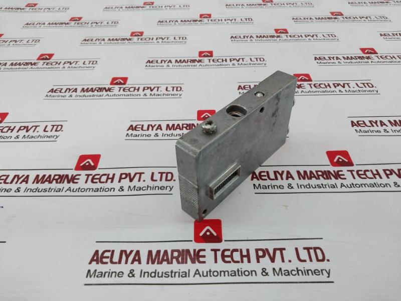 Rexroth 1 825 504 333 Valve Manifold 1 828 300 271