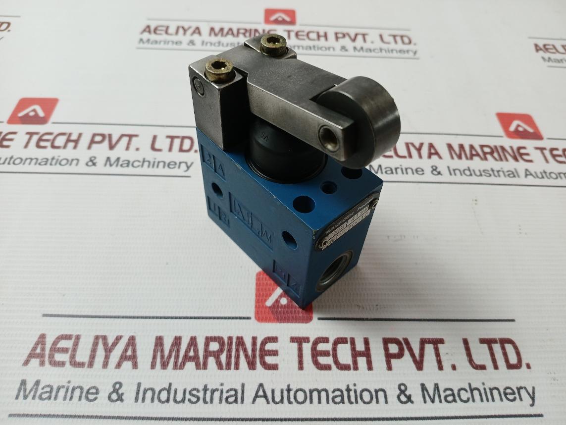 Rexroth 3630070010 Pneumatic Directional Valve With Roller