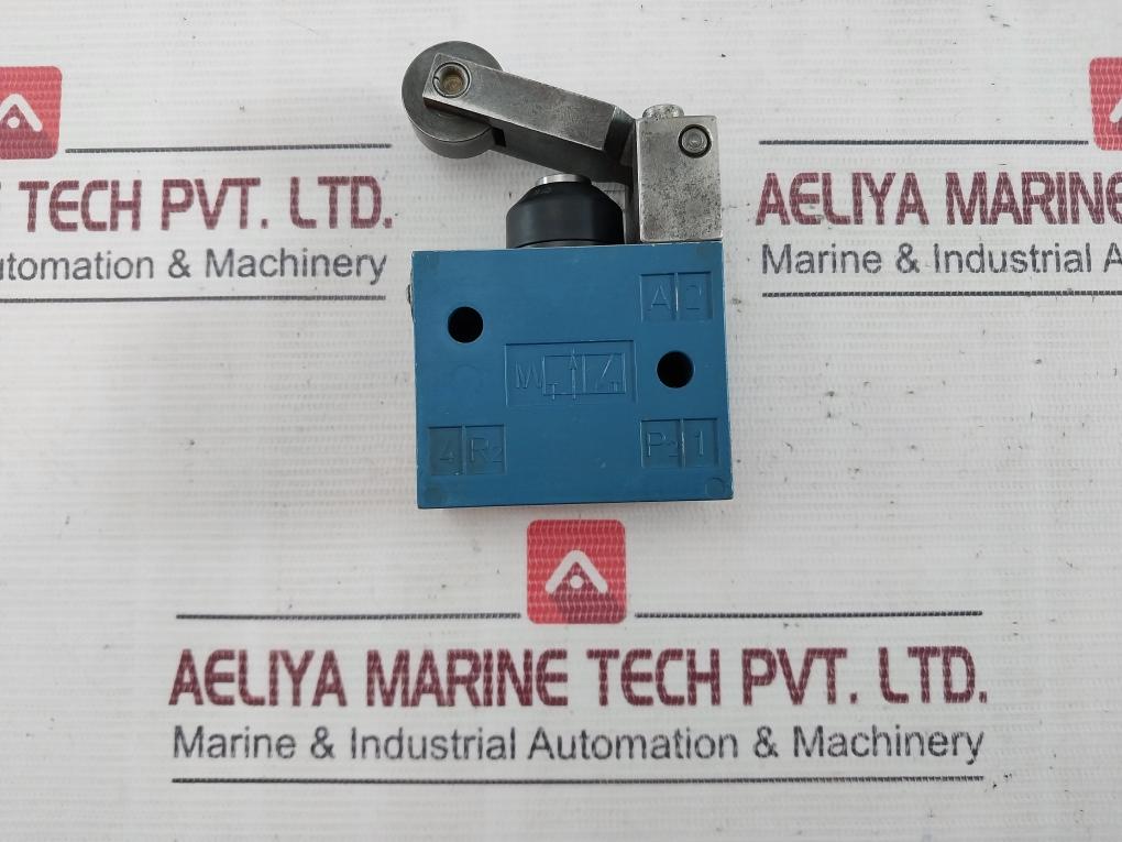 Rexroth 3630070010 Pneumatic Directional Valve With Roller