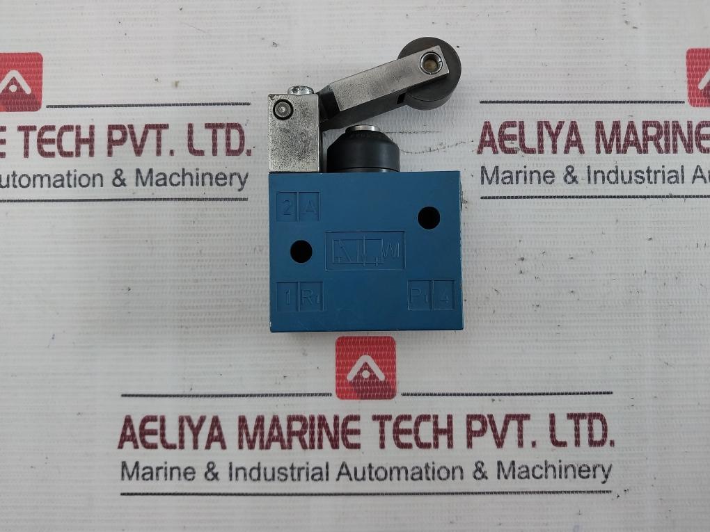 Rexroth 3630070010 Pneumatic Directional Valve With Roller