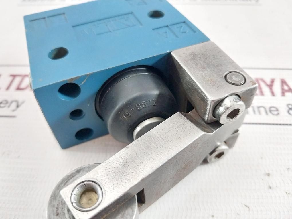 Rexroth 3630070010 Pneumatic Directional Valve With Roller