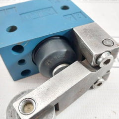 Rexroth 3630070010 Pneumatic Directional Valve With Roller 135