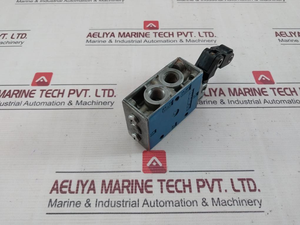 Rexroth 3630070010 Pneumatic Directional Valve With Roller