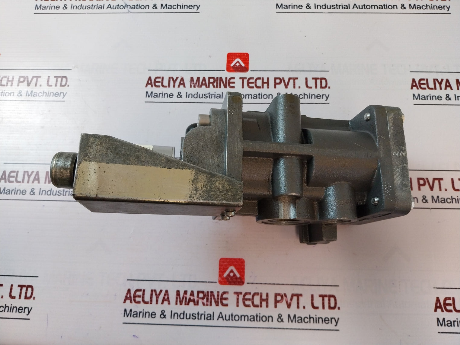 Rexroth 3711100200 Pneumatic 3/2 Way Directional Control Valve 24Vdc Ip65