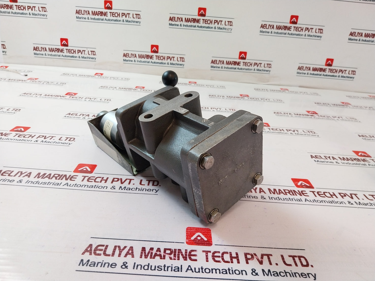 Rexroth 3711100200 Pneumatic 3/2 Way Directional Control Valve 24Vdc Ip65