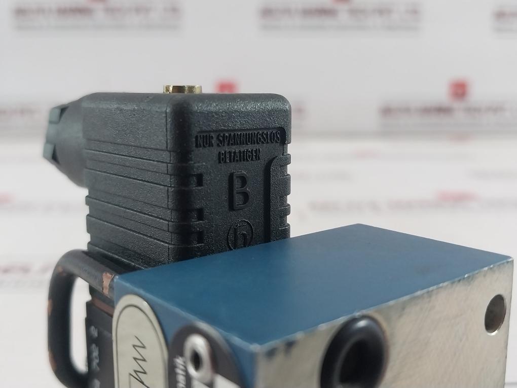 Rexroth 3722270220 Pneumatic Control Valve 24V 10 Bar