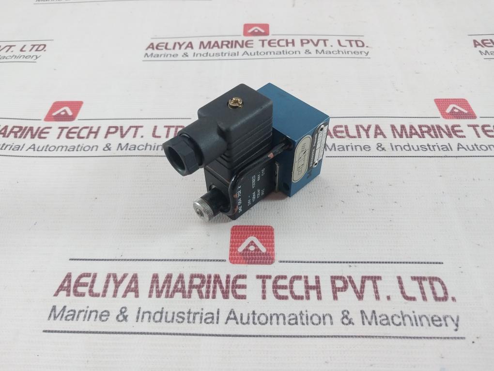 Rexroth 3722270220 Pneumatic Control Valve 24V 10 Bar