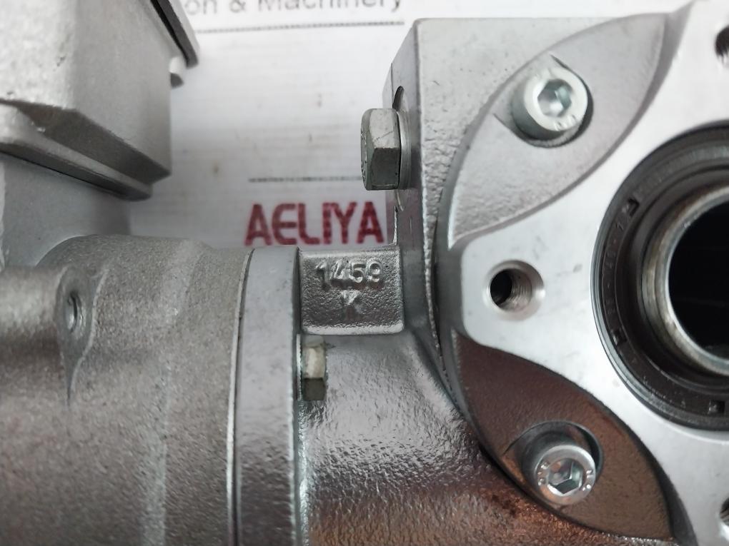 Rexroth 3 842 503 582 Drive Motor 140C 230/400VAC 1300/1560 RPM 50/60 Hz