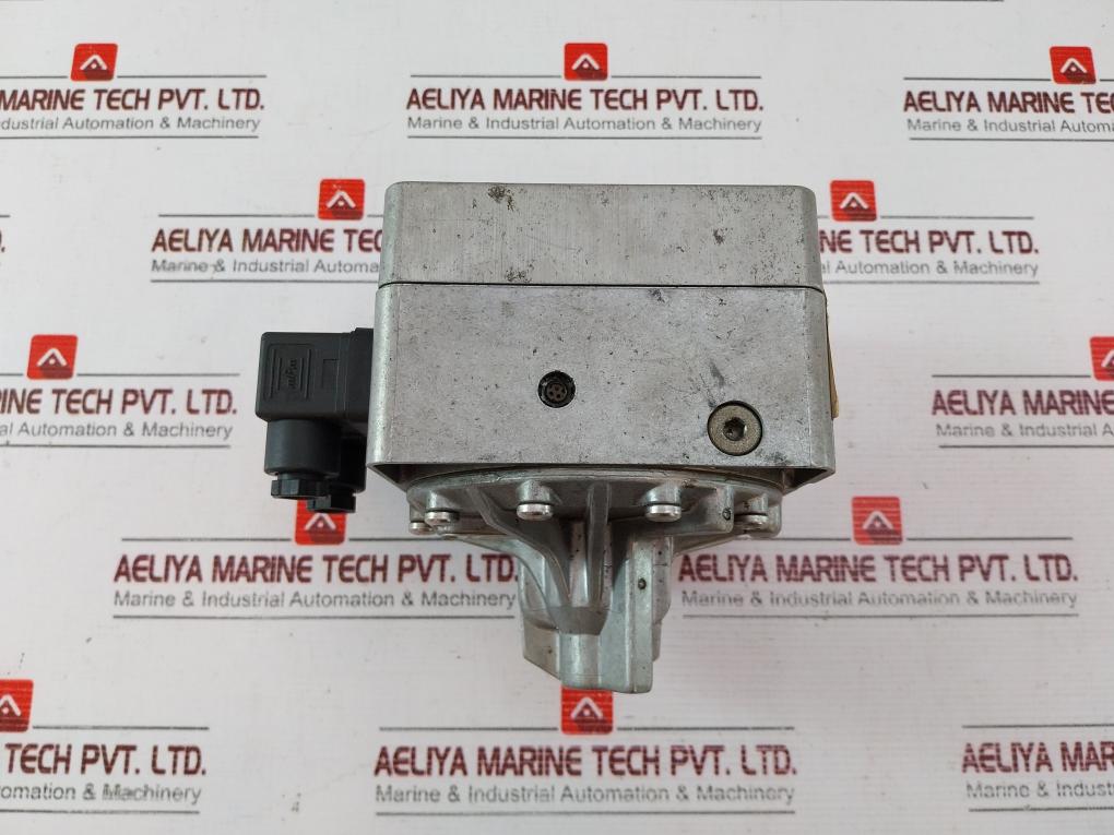 Rexroth 561 010 215 0 Pressure Control Valve 24V Dc