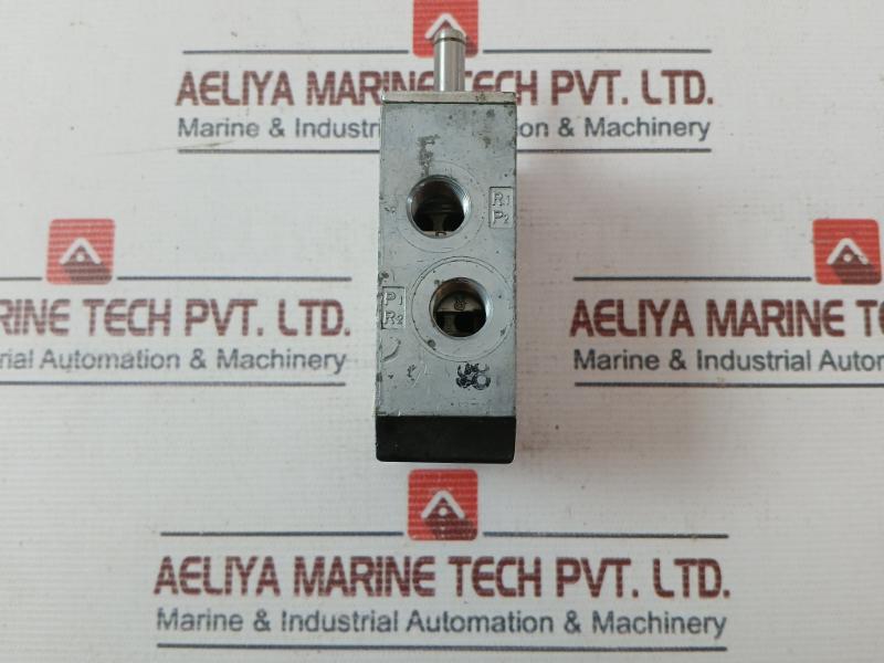 Rexroth 563 446 010 0 Directional Control Valve 7860 34.08