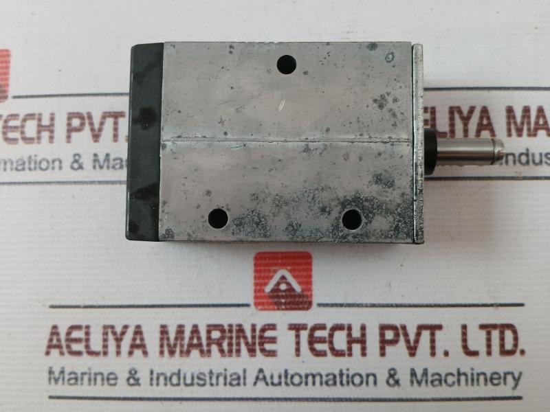 Rexroth 563 446 010 0 Directional Control Valve 7860 34.08