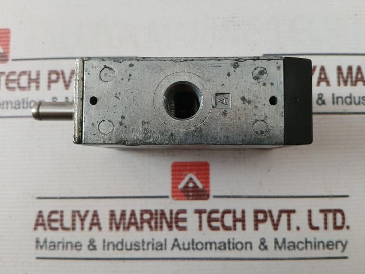 Rexroth 563 446 010 0 Directional Control Valve 7860 34.08