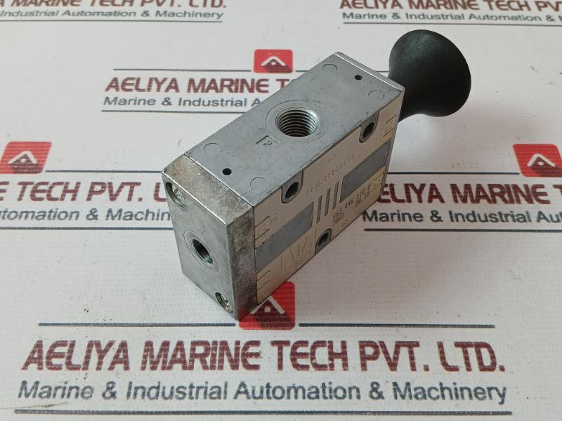 Rexroth 563 446 110 0 Directional Control Valve 7860 28.10