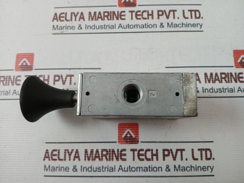 Rexroth 563 446 110 0 Directional Control Valve 7860 28.10