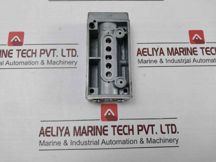 Rexroth 5710050510 Pneumatic Directional Control Valve 05W12