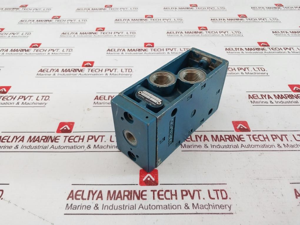 Rexroth 5711000100 Pneumatic Directional Valve 002 0594