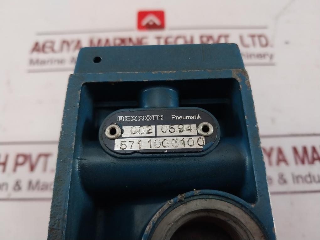 Rexroth 5711000100 Pneumatic Directional Valve 002 0594