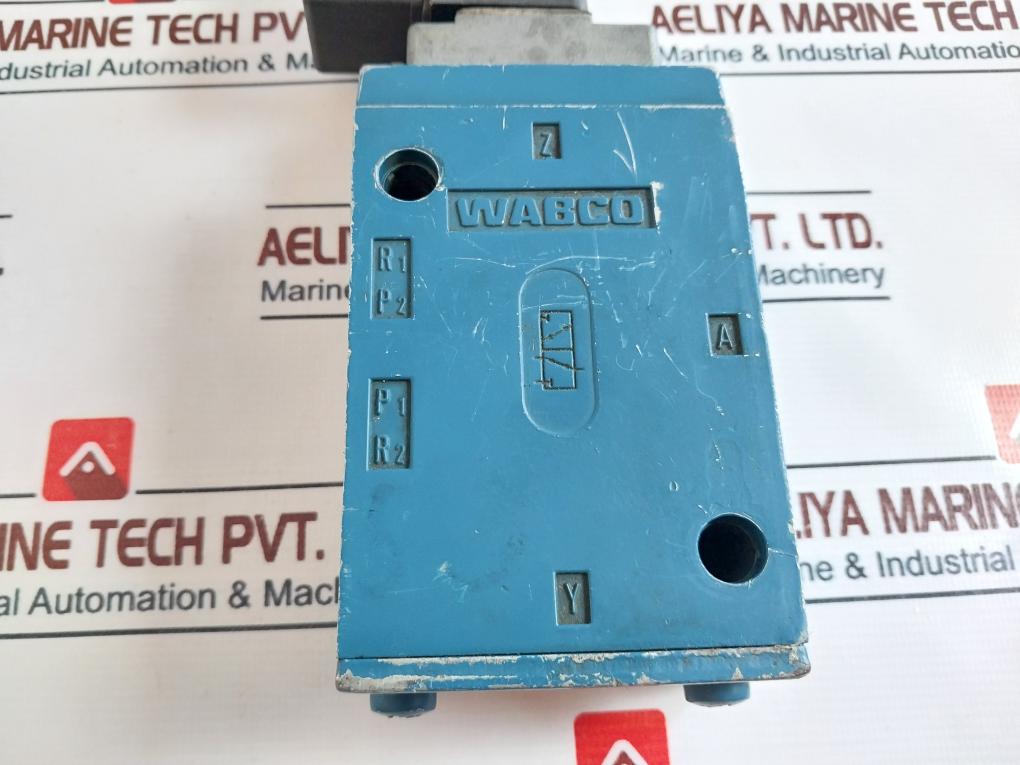 Rexroth 5724150220 Pneumatic Directional Valve 110V 50/60Hz