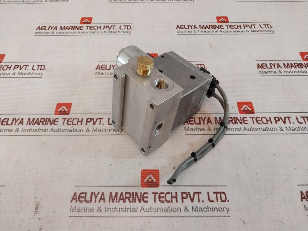 Rexroth P-031112-02010 Pneumatic Pressure Control Valve 06W49 7291 4406-98