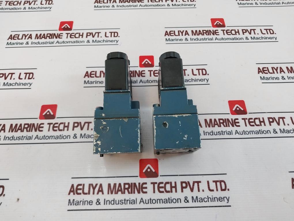 Rexroth Pneumatik 3722250220 Pneumatic Direction Valve W/ 3420547022 Coil 4.8W