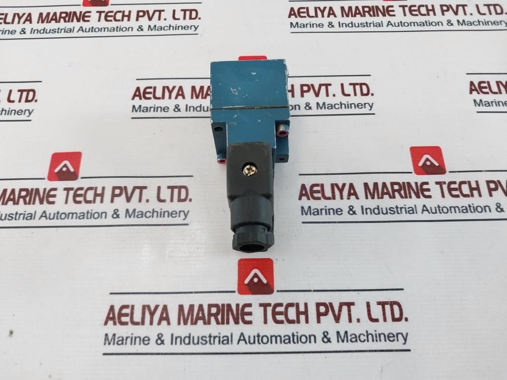 Rexroth Pneumatik 3722250220 Pneumatic Direction Valve W/ 3420547022 Coil 4.8W