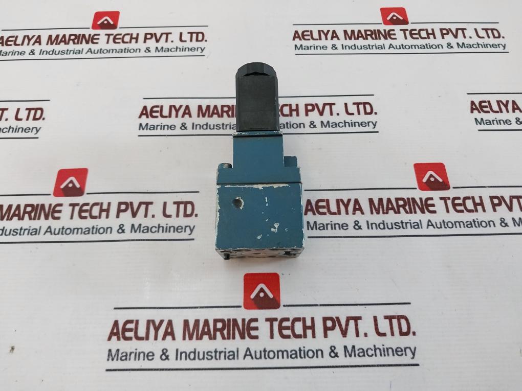 Rexroth Pneumatik 3722250220 Pneumatic Direction Valve W/ 3420547022 Coil 4.8W