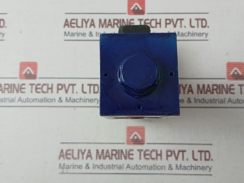 Rexroth R900561291 Directional Control Valve 808825Q 31036331076