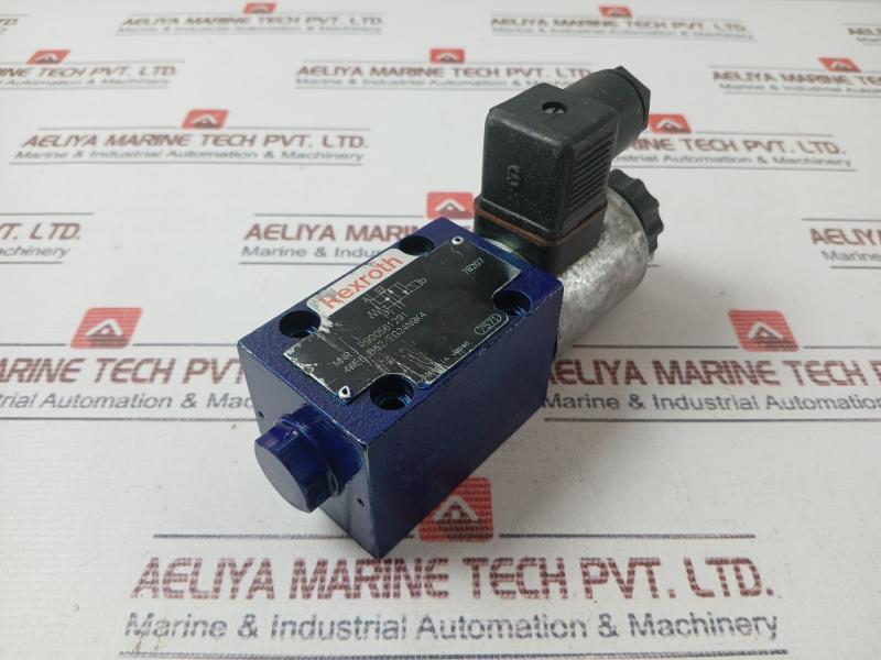 Rexroth R900561291 Directional Control Valve 808825Q 31036331076