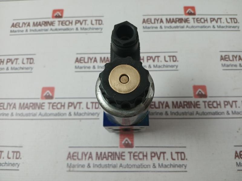 Rexroth R900561291 Directional Control Valve 808825Q 31036331076