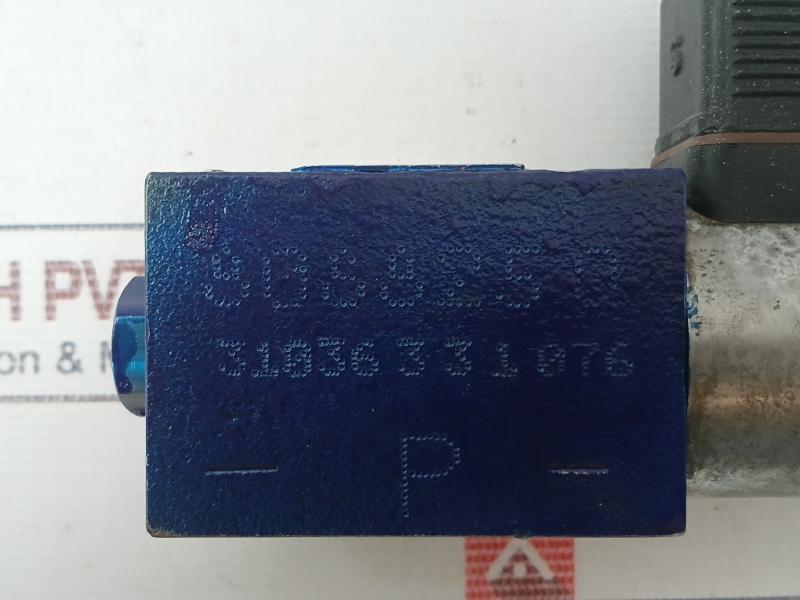 Rexroth R900561291 Directional Control Valve 808825Q 31036331076