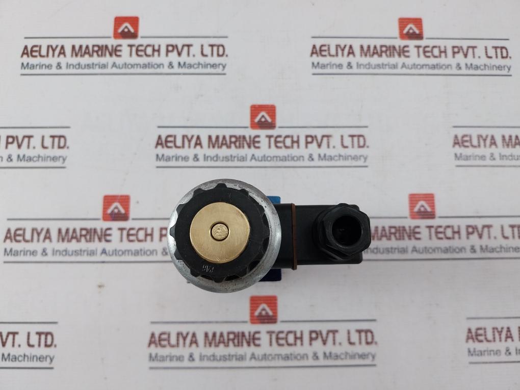 Rexroth R900561291 Solenoid Operated Directional Control Valve 250V 16A