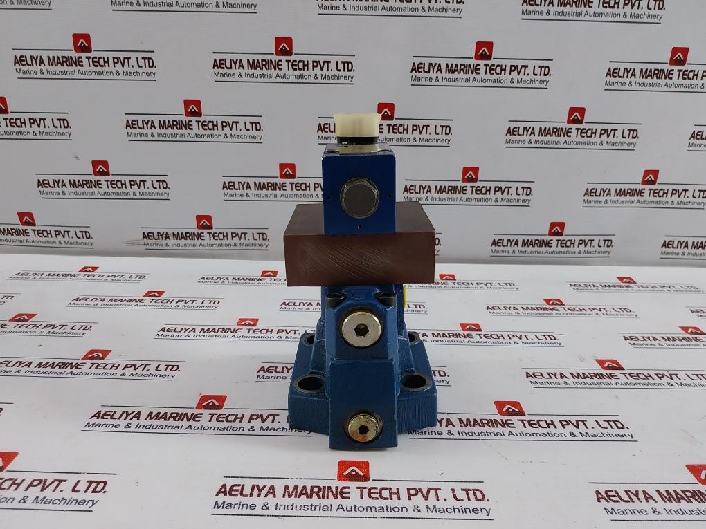 Rexroth R900709813 Two Stage Control Valve 24Vdc 1.25A