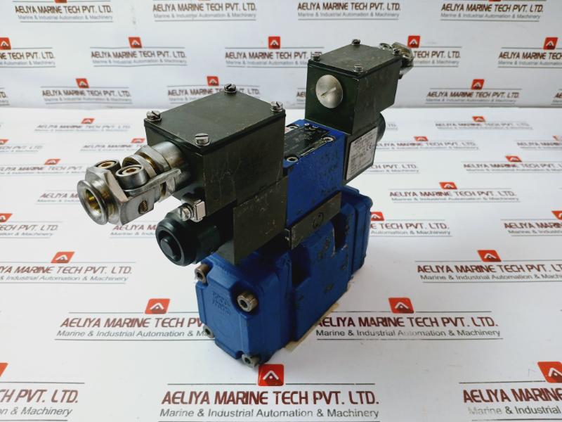 Rexroth R901029609 Hydraulic Directional Valve 24v Dc 0.708 Adc Ip66/68 10w49