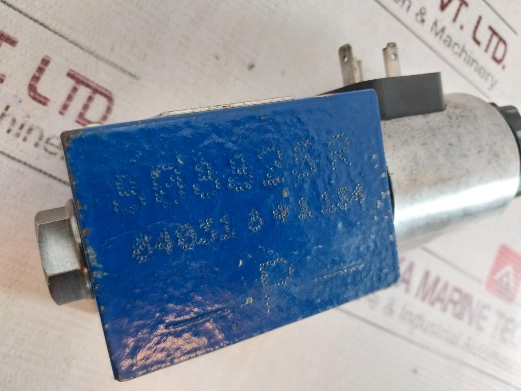 Rexroth R901186443 Hydraulic Directional Valve 000122861008 350 Bar