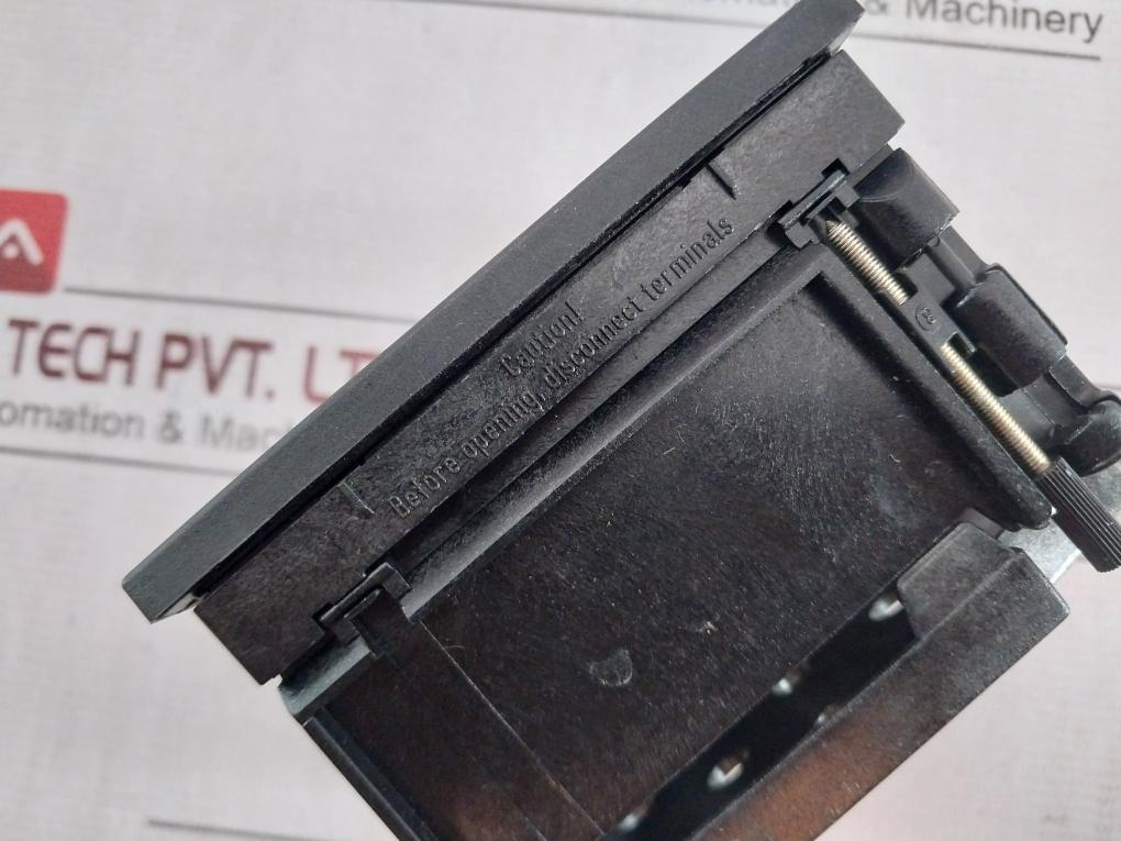 Rishabh Eq 96 Ampere Panel Meter 0-300V S8C 020800 Q 2097
