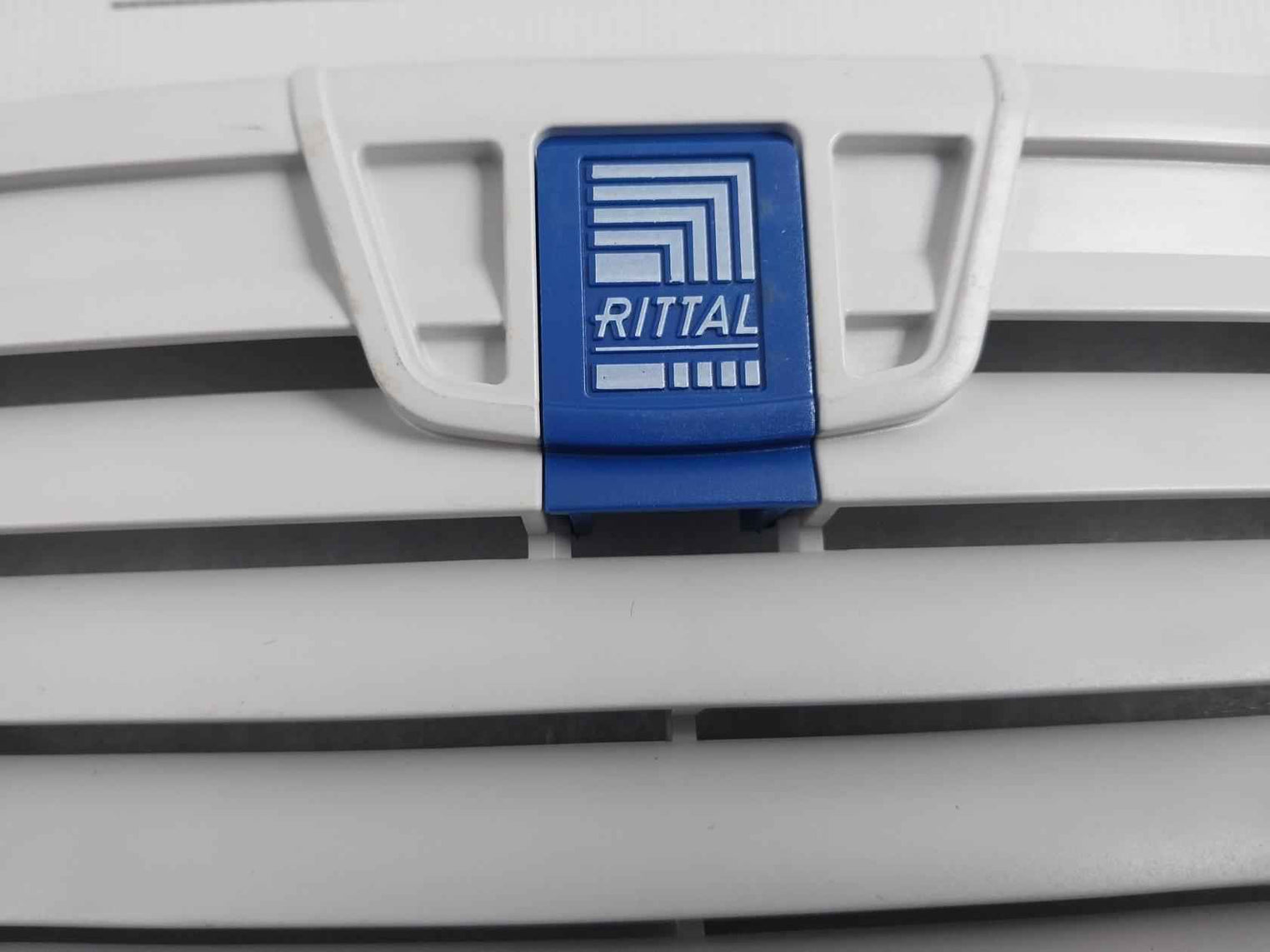 Rittal Sk 3239.100 Top Therem Fan And Filter Unit 230V 19/18W 50/60Hz Srtl-3239100