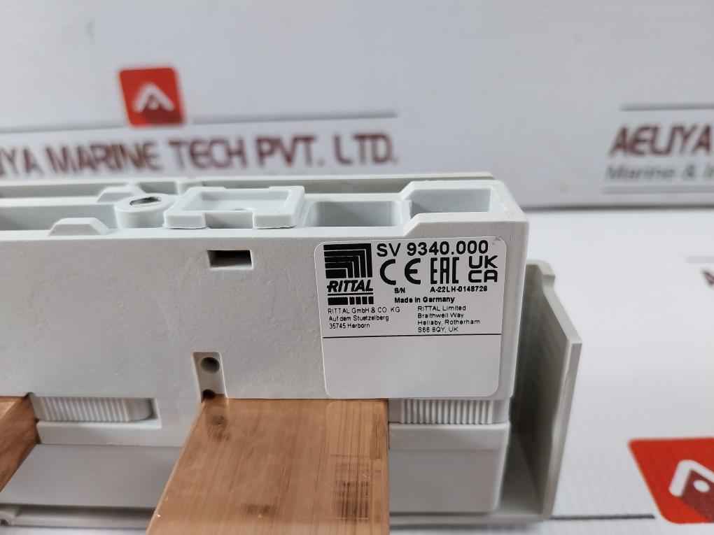 Rittal Sv 9340.000 Busbar System 3ph 600/480vac 63a Awg10-6 44 Lb-in/75c Copper Rails