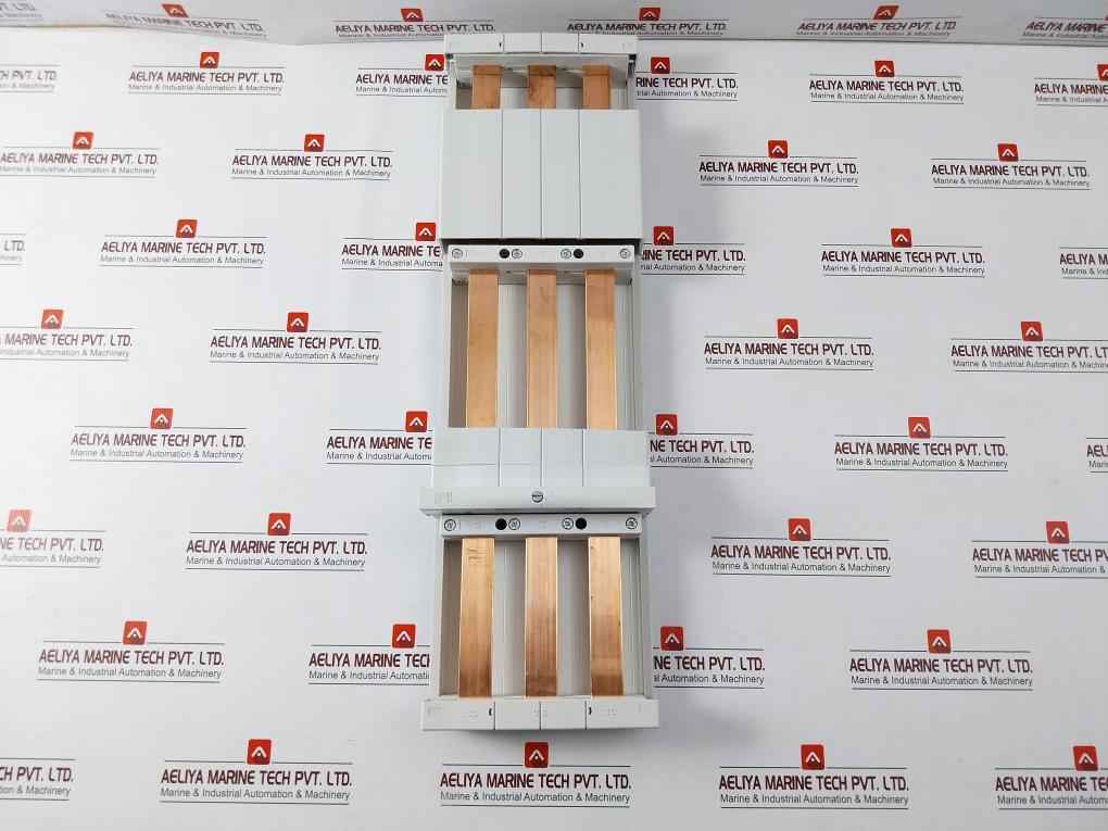 Rittal Sv 9340.000 Busbar System 3ph 600/480vac 63a Awg10-6 44 Lb-in/75c Copper Rails