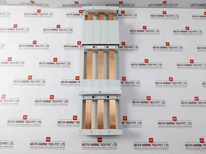 Rittal Sv 9340.000 Busbar System 3ph 600/480vac 63a Awg10-6 44 Lb-in/75c Copper Rails