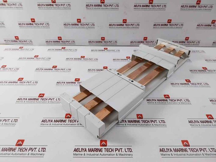 Rittal Sv 9340.000 Busbar System 3ph 600/480vac 63a Awg10-6 44 Lb-in/75c Copper Rails