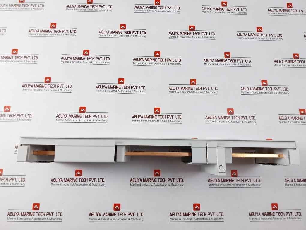 Rittal Sv 9340.000 Busbar System 3ph 600/480vac 63a Awg10-6 44 Lb-in/75c Copper Rails