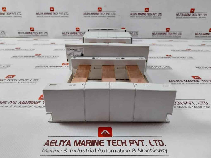 Rittal Sv 9340.000 Busbar System 3ph 600/480vac 63a Awg10-6 44 Lb-in/75c Copper Rails